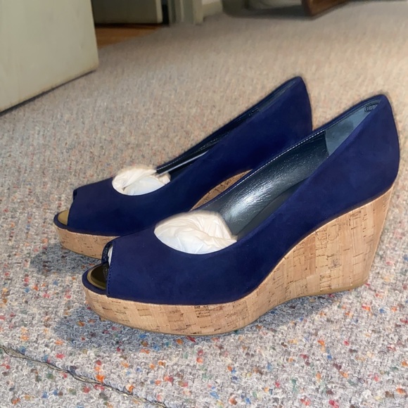 Stuart Weisman, navy suede wedges - Picture 2 of 2